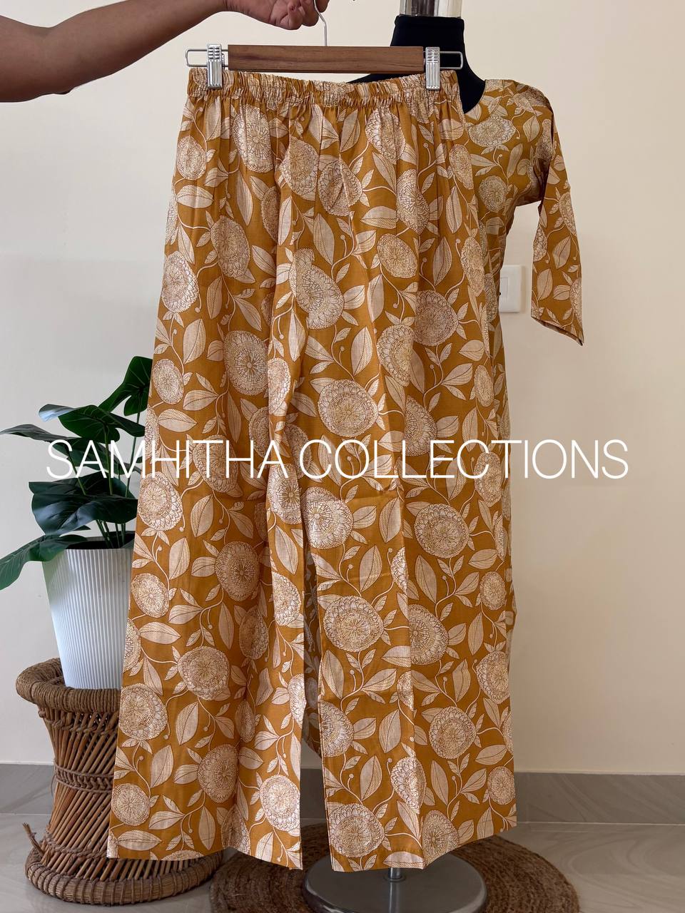 SC3089 - Beautiful floral print Vertical fabric co-ord set, Mustard Yellow colour