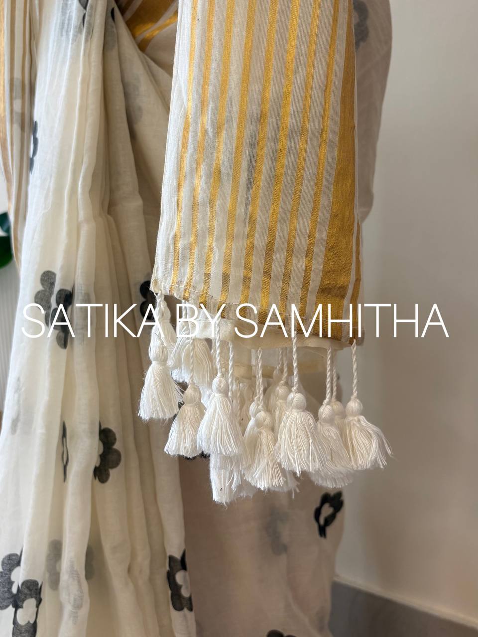 STSC27 - Floral design Handblock Printed Saree| Black print| Premium Pure 120 Count Mulcotton, Pre booking open now, dispatch within 10 working days