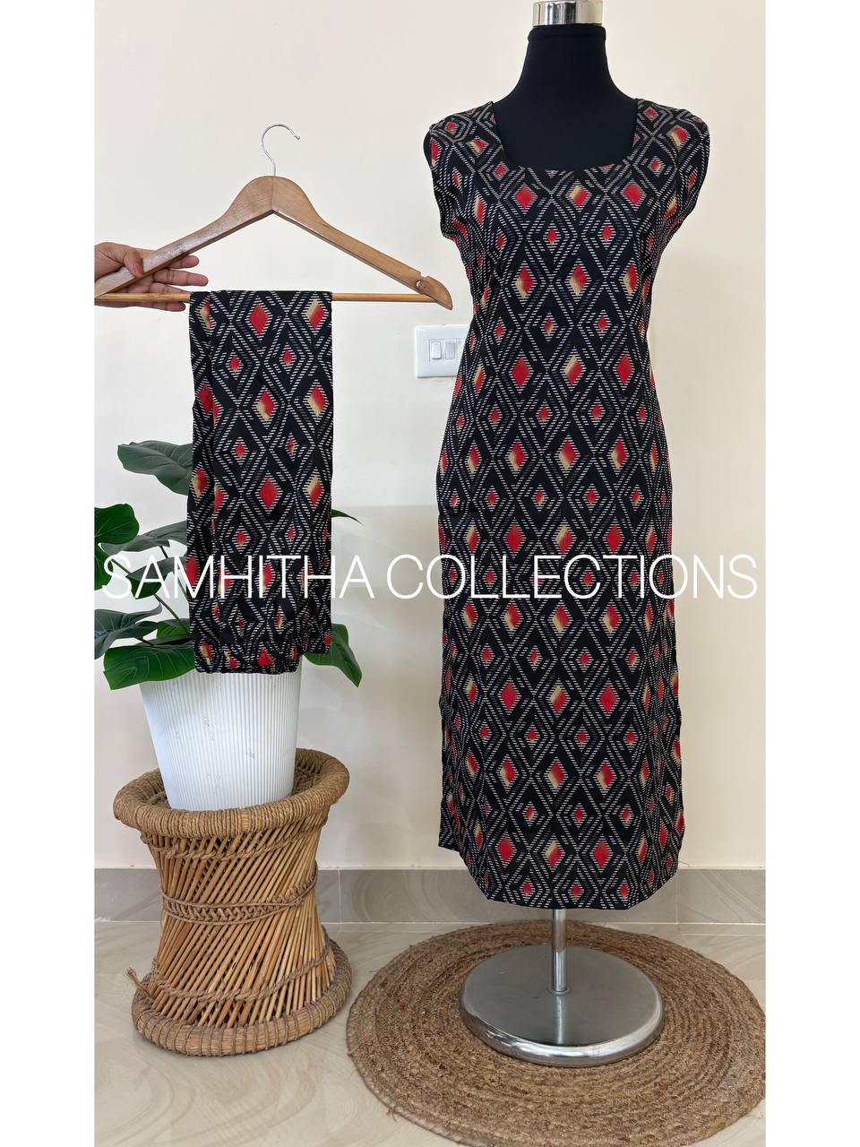 SC3350 - 3-Piece Geometric Print Co-Ord Set in Delta fabric with Long Georgette Shrug, Jet Black colour